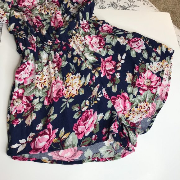 🎁🎄Kori S/S Romper | Navy w/ Floral | Small - Picture 7 of 9